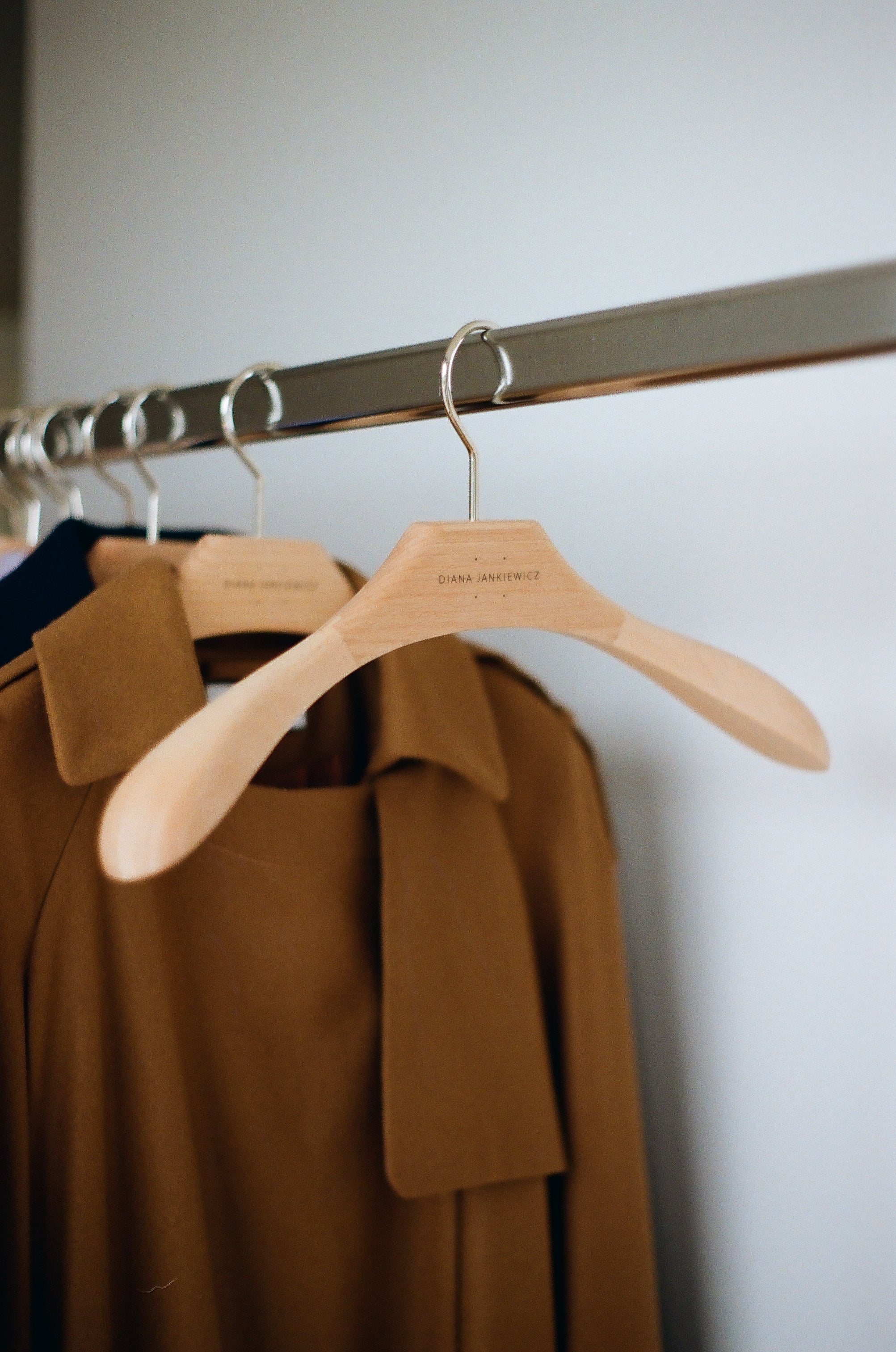Portabito coat hanger